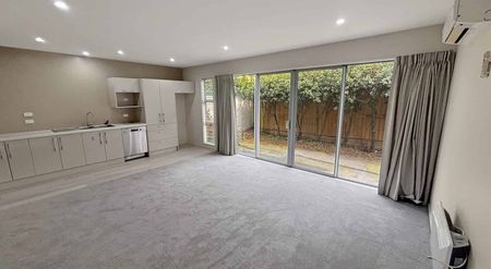 Convenience on Clarence! - Photo 3