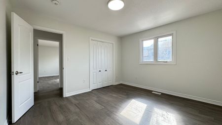 For Lease - 505 BRIDLEWREATH Court Unit# UPPER LvL, Kitchener, Ontario - Photo 4