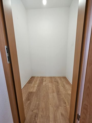 Sehr schöne helle Wohnung mit Balkon und praktischem Grundriss - Foto 3