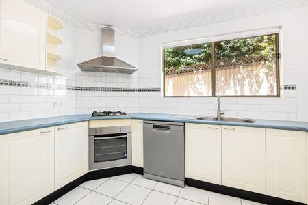 Stylish 3-Bedroom Townhouse in Bexley - Modern Comfort, Prime Location! - Photo 3