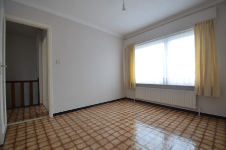 Te huur: Ruime woning met tuin en dubbele garage - Photo 2