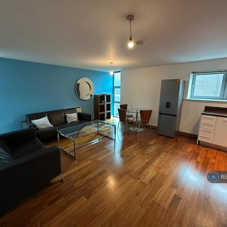 1 bedroom flat to rent - Photo 1