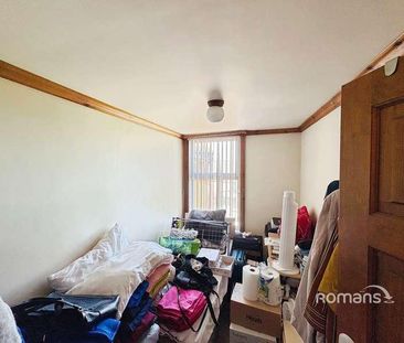 Queens Road, Aldershot, Hampshire, GU11 - Photo 1