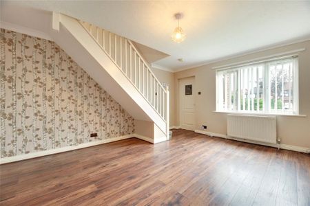 4 bedroom semi-detached house to rent - Photo 2