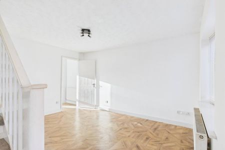 2 bedroom semi-detached house to rent - Photo 2