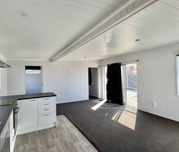 Hill Park, 3 bedrooms - Photo 2