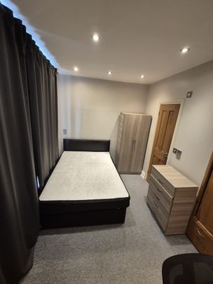 Room in a Shared Flat, Willesden, NW10 - Photo 1
