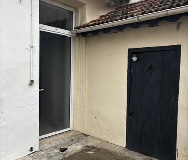 Location Appartement 2 pièces 37m² NIMES 30000 - Photo 3