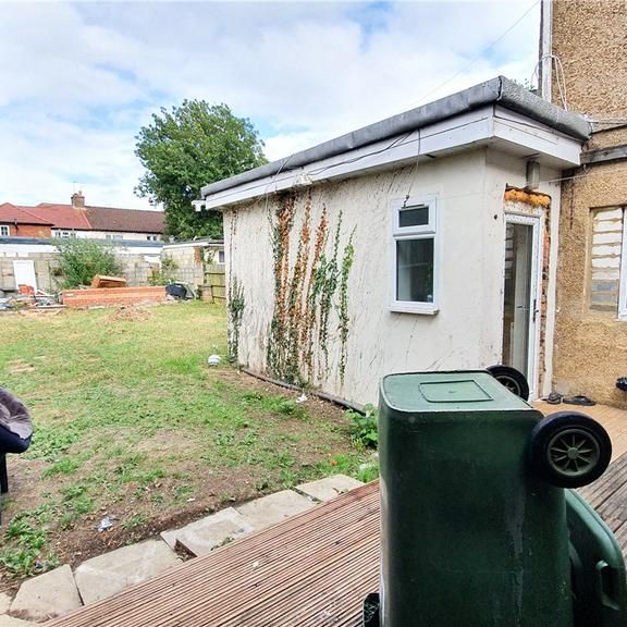 2 bedroom townhouse to rent - Photo 1
