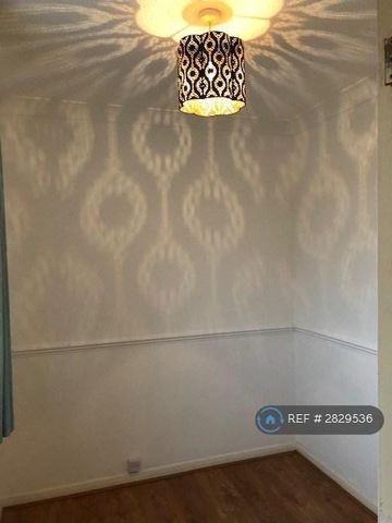 3 bedroom detached house to rent - Photo 2