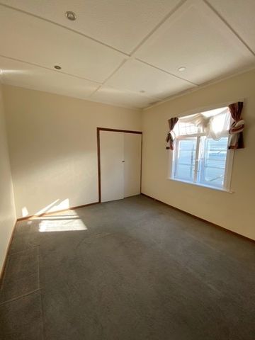 27B Helston Road, Johnsonville - Photo 2