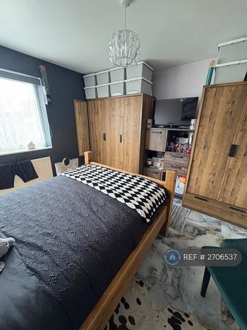 4 bedroom terraced house to rent - Photo 3