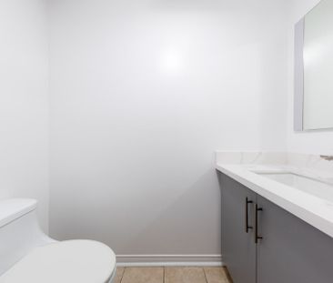 For Lease - 100 Coburg Crescent, Richmond Hill, Ontario - Photo 1