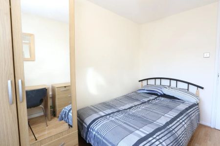 25 Sheffield Square – Room 3 - Photo 3