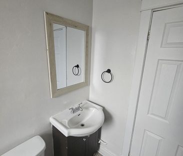 For Lease - 991 Main Street Unit# 5, Hamilton, Ontario - Photo 4