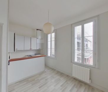 Location Appartement 2 pièces 24m² CHATELLERAULT 86100 - Photo 2