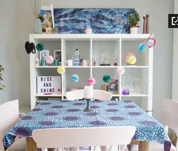 Room for rent in bright 2-bedroom home in Terenure, Dublin - Photo 3