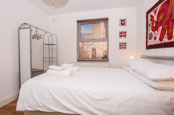 Two Bedroom Flat For Let North Villas Camden NW1 - Photo 1