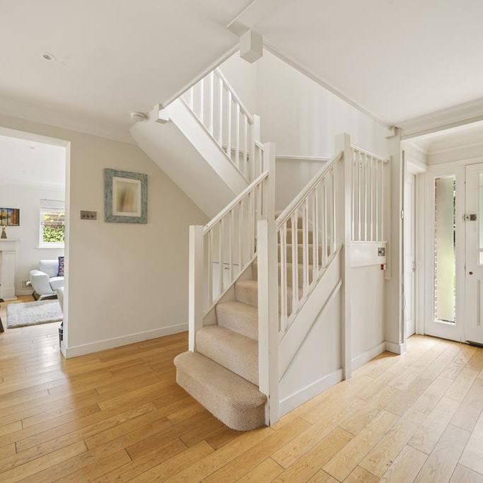 Brackenhill, Surrey, KT11 - Photo 1