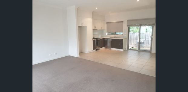 Two-Bedroom Home in a Convenient Mooroolbark Location - Photo 1