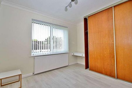 Guildford Road, West End, Woking, Surrey, GU24 - Photo 5