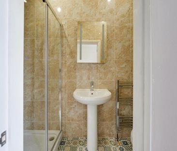 3 bedroom flat to rent - Photo 6