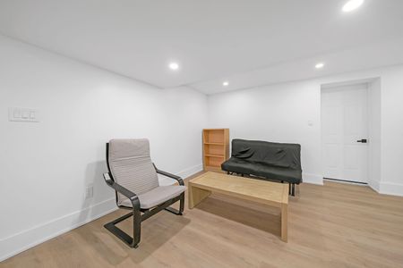 For Lease - 696 Hillview Crescent, Pickering, Ontario - Photo 2