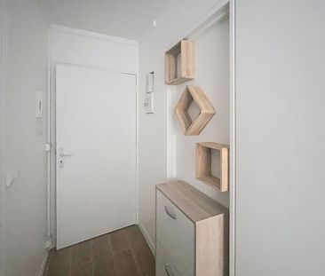 Location Appartement 1 pièce 17m² - Photo 2