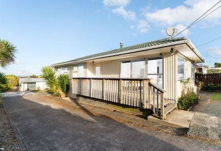3 bedrooms sunny house at Summerland School zone - Photo 5