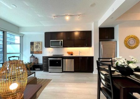 For Lease - 39 Annie Craig Drive Unit# 1404, Toronto, Ontario - Photo 5