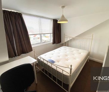 4 bedroom terraced house to rent - Photo 4