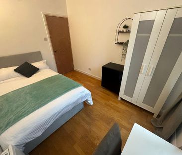 4 bedroom flat share to rent - Photo 6