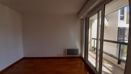 location Appartement F4 DE 92.4m² À PARIS - Photo 4