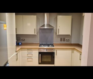 2 Bed Flat, Tilehurst Road, RG1 - Photo 2