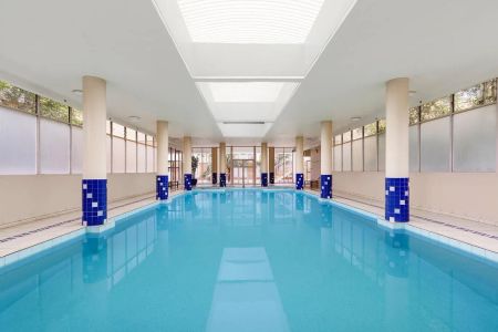 2 Bedrooms, Double Lock Up Garage & Huge Storage Area - Photo 4