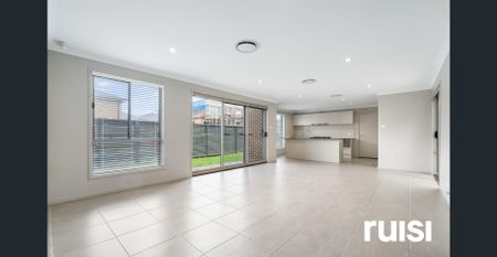 Spacious Modern Family Home in the Heart of Edmondson Park - Move In Ready! - Photo 4