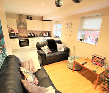 3 bedroom apartment to rent - Photo 2