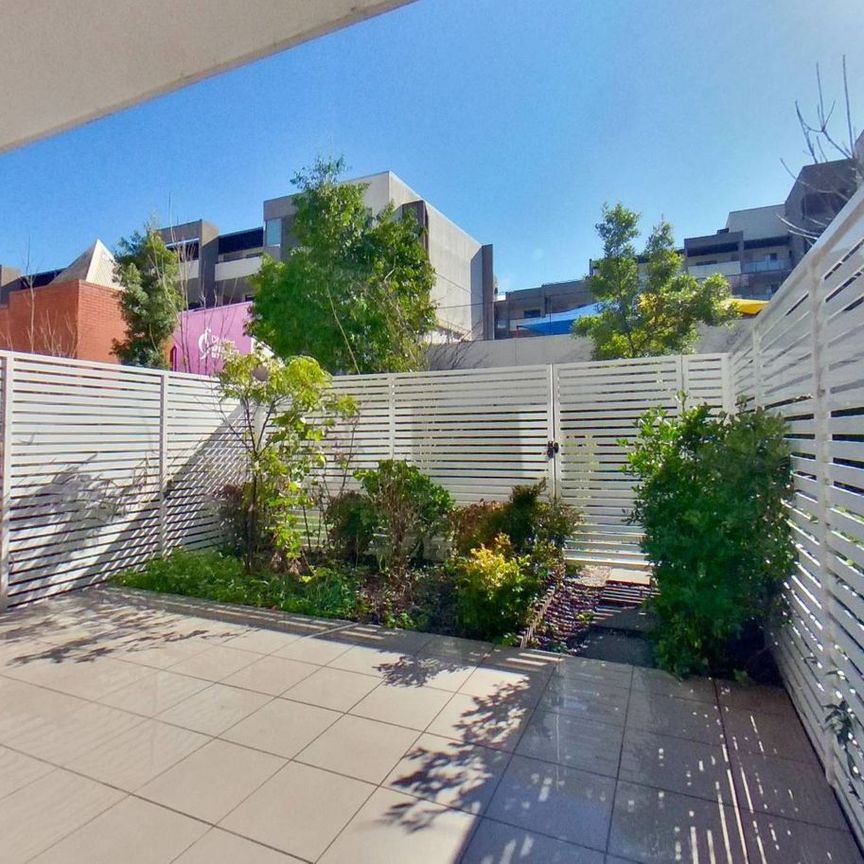 Stunning 2-Bedroom Apartment - Photo 1