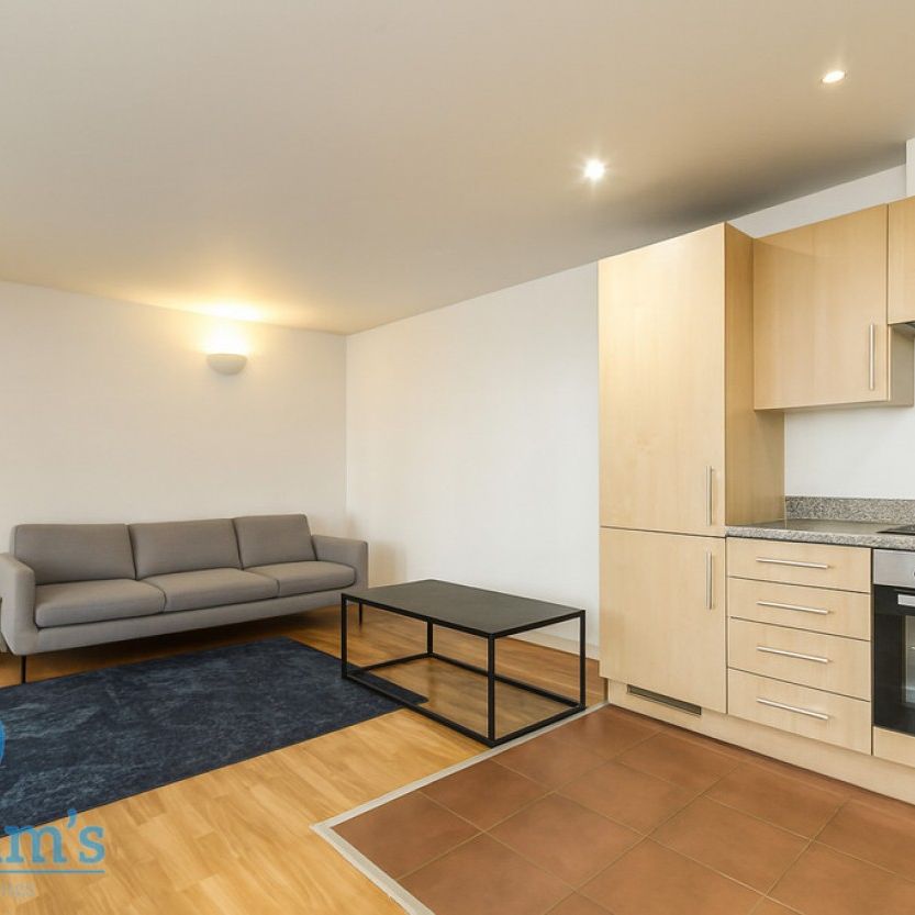2 bed Apartment for Rent - Photo 1