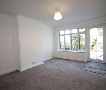 Eastdean Avenue, Epsom, Surrey, KT18 - Photo 2