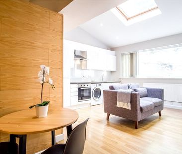 52 Bankfield Road, Huddersfield, HD1 - Photo 2