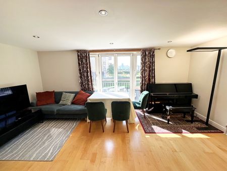 2 Bed Flat, Edison Building, E14 - Photo 4