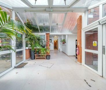 Studio Flat, Peacehaven, W3 - Photo 4