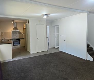 3 Bedrooms 1.5 Bathroom House - Photo 6