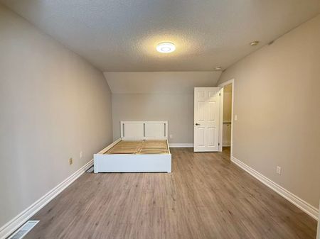 For Lease - 180 Forum Drive Unit# 25, Mississauga, Ontario - Photo 5