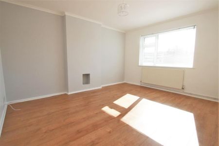 2 bedroom maisonette to rent - Photo 3
