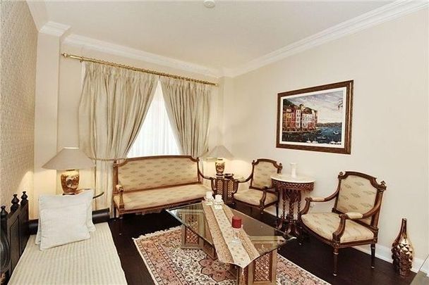 For Lease - 22 Newbridge Avenue, Richmond Hill, Ontario - Photo 1