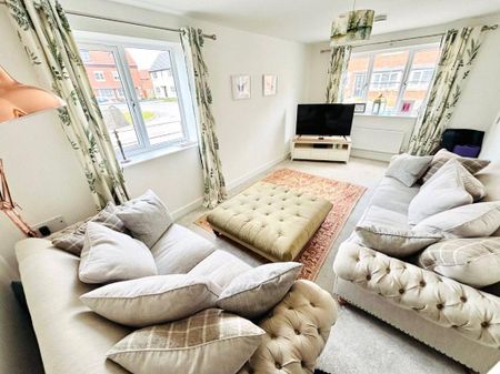 3 bedroom detached house to rent - Photo 2