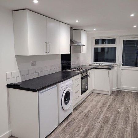 1 bedroom in a house share to rent - Photo 3