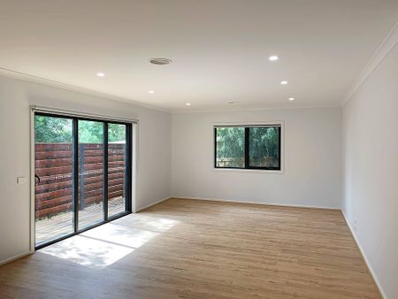 28 Ross Crescent, Heathmont - Photo 3